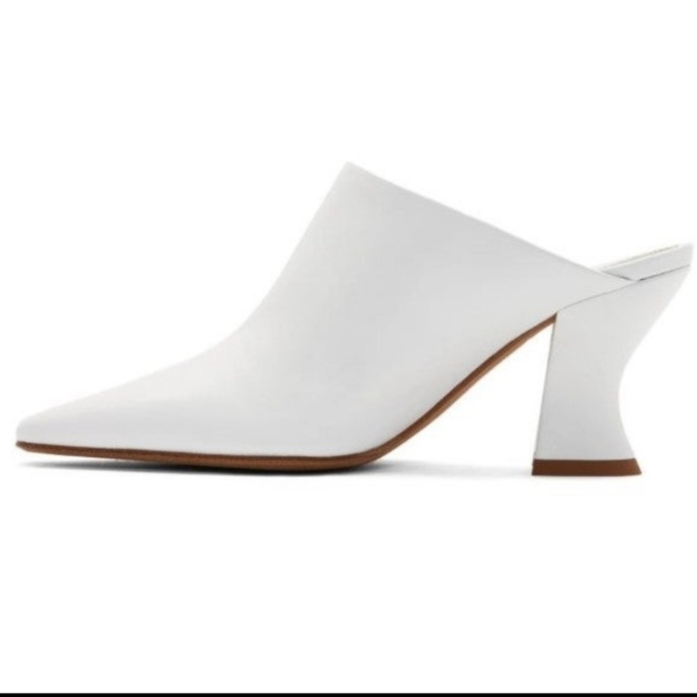 BOTTEGA VENETA White Nappa Almond Mules Women's Sz 38.5 Pre Owned.